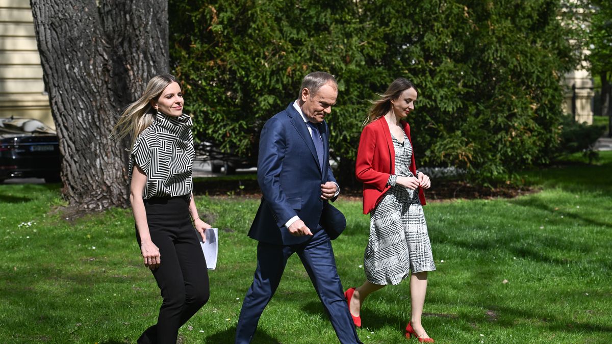 Na zdjęciu od lewej: Aleksandra Gajewska, Donald Tusk i Agnieszka Dziemianowicz-Bąk