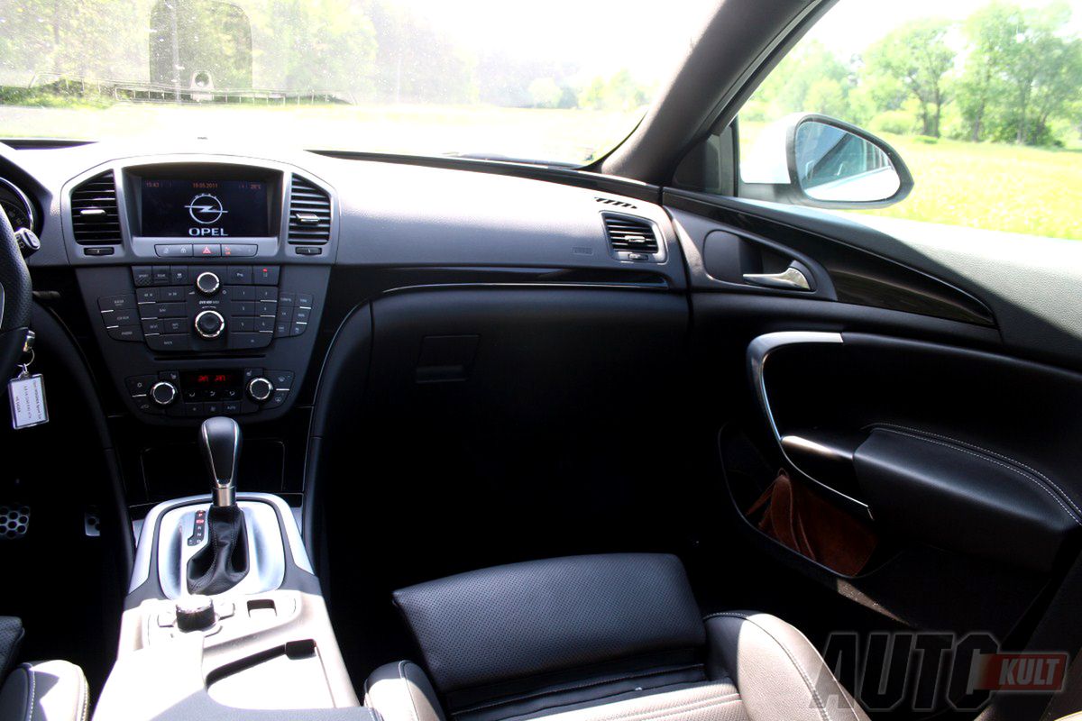 Opel Insignia Sport OPC Line