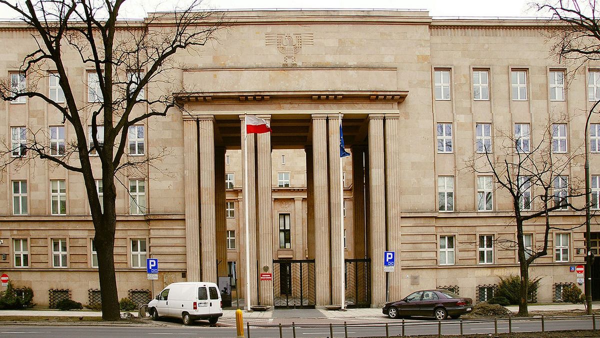 Ministerstwo Edukacji i Nauki. Pod jakim adresem znajduje się resort?