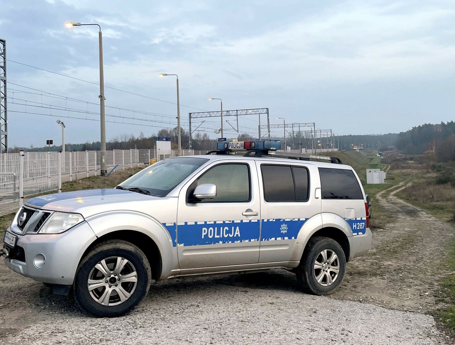 wiadomości,aktualności,WP Wiadomości Dwa samochody przy torach. Uruchomiono procedury ws. aktów dywersji