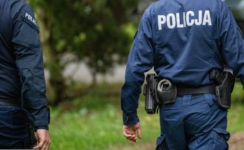 Mieli pilnować 51-latka. Dwóch policjantów z zarzutami