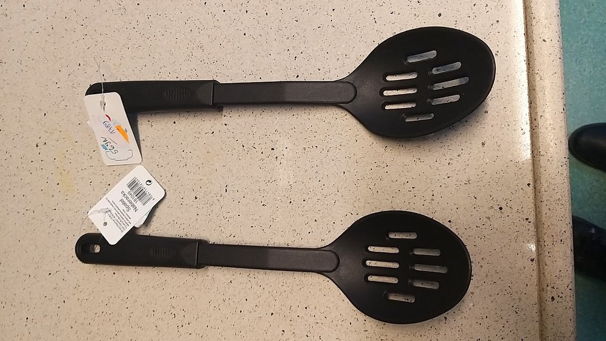 Wycofana z obrotu łyżka cedzakowa