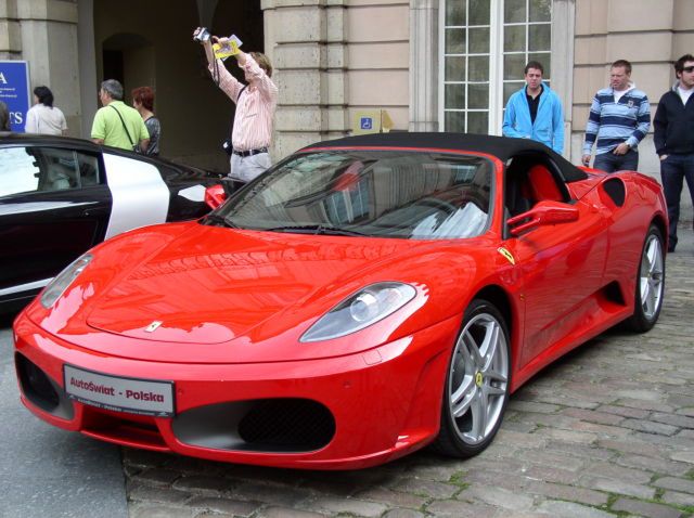 Ferrari zaprzecza doniesieniom polskiej prasy