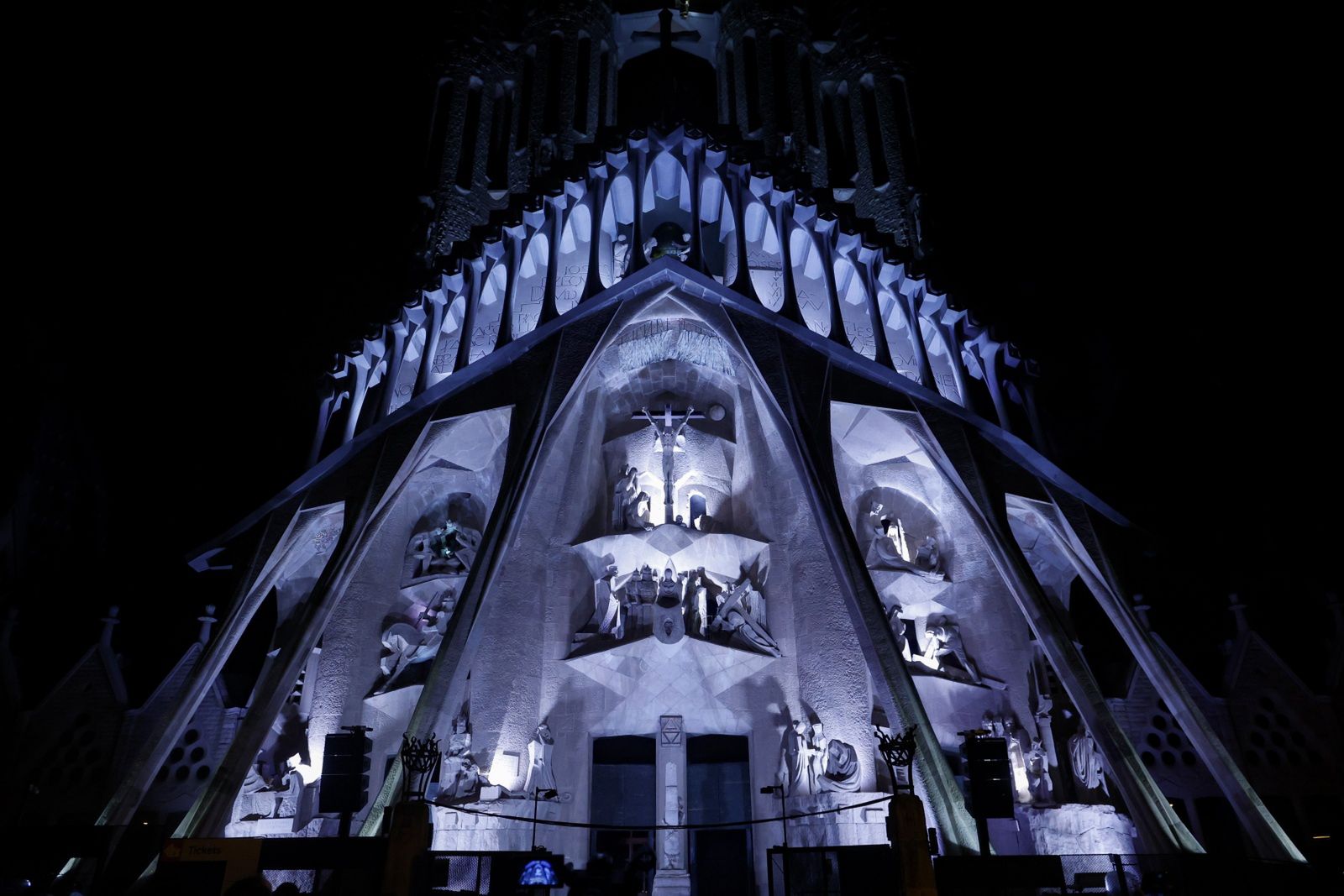 Sagrada Familia tak została podświetlona w Niedzielę Palmową