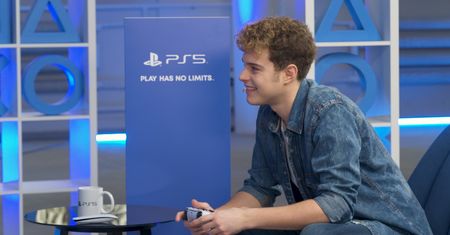 Studio PlayStation 5: Adam Zdrójkowski sprawdza w akcji kontroler DualSense