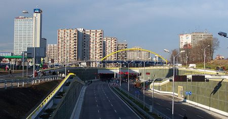 Wyboista droga na Śląsku doczekała się remontu. Prace właśnie ruszyły