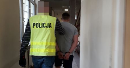 Warszawa. Zatrzymany za pobicie dzieci swojej konkubiny