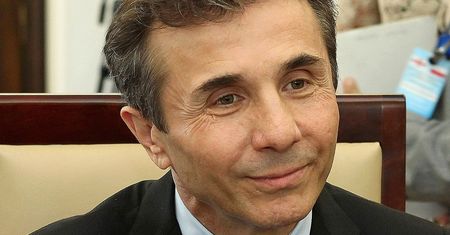 Najbogatszy człowiek Gruzji podejrzewany o unikanie sankcji USA – kontrowersje wokół Bidziny Iwaniszwilego