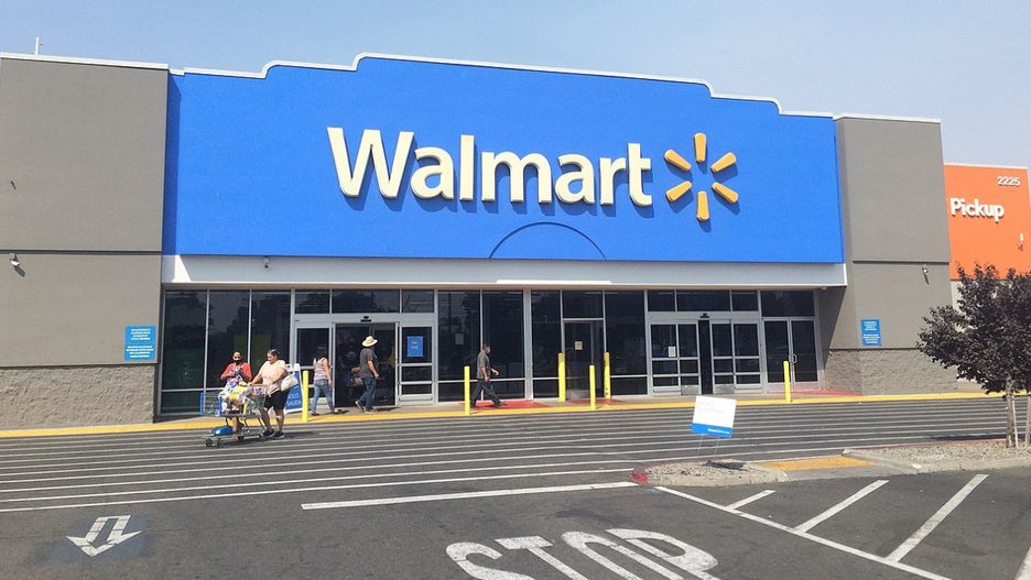 Walmart wprowadza opłaty za korzystanie z kas samoobsługowych