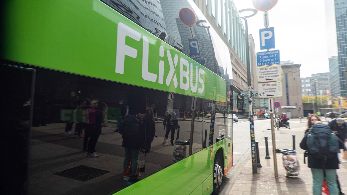 FlixBus odjechał bez pasażerki. Kobieta do dziś nie odzyskała bagażu