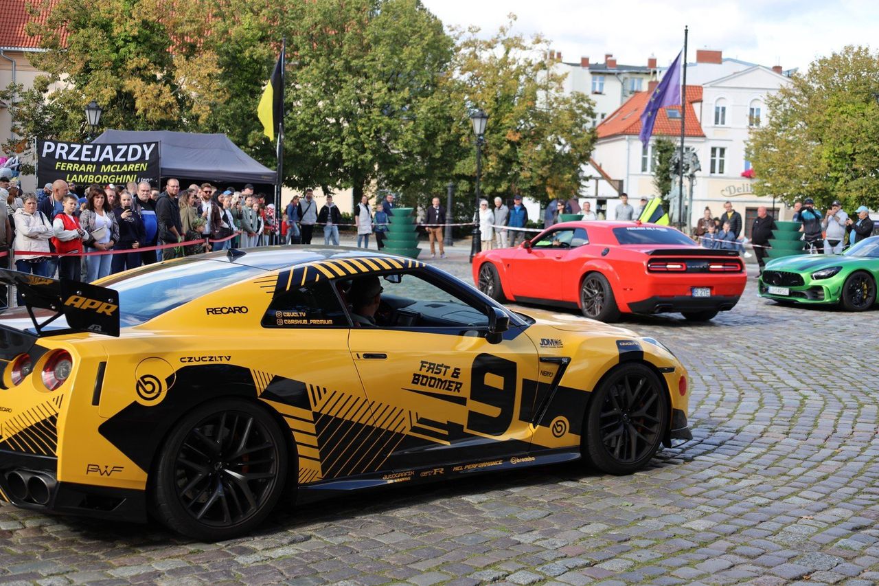 Wejherowo: Ferrari, Lamborghini, Dodge i McLaren w centrum. Można się nimi przejechać