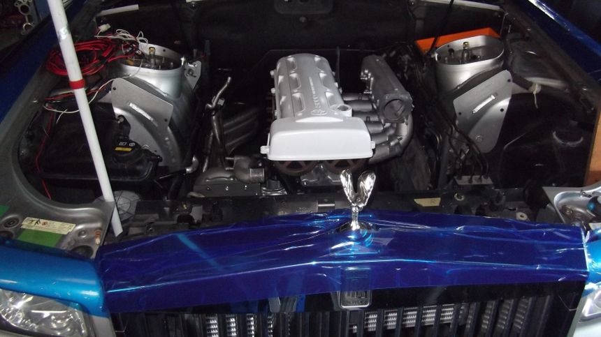 Silnik 2JZ w Rolls-Roycie Phantomie