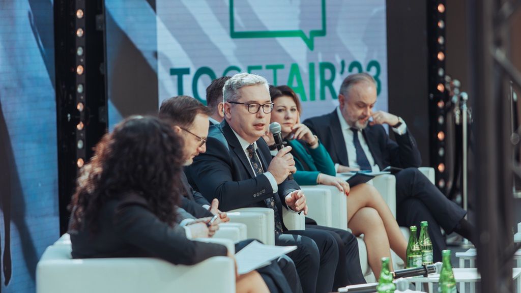 Panel międzynarodowy podczas drugiego dnia TOGETAIR 2023.