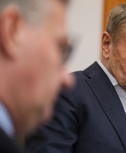 Tusk w rocznicę katastrofy smoleńskiej. "Nie powinna dłużej dzielić"