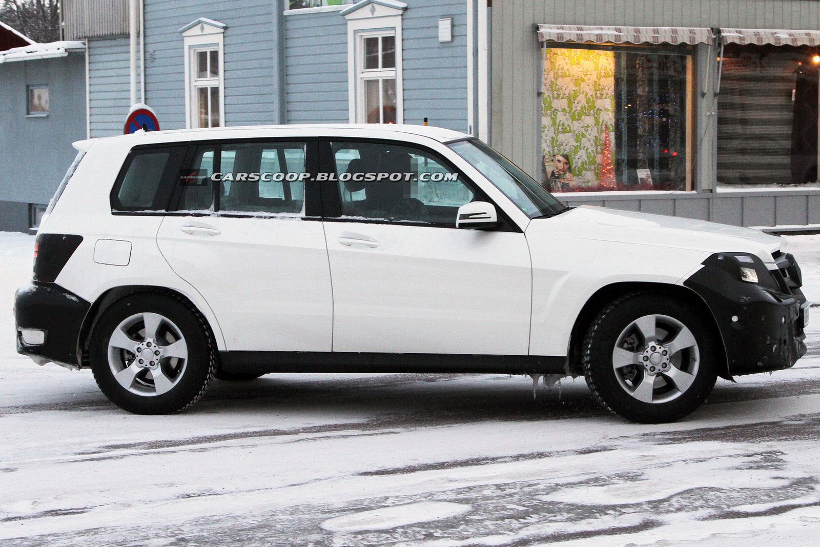 2013-Mercedes-Benz-GLK