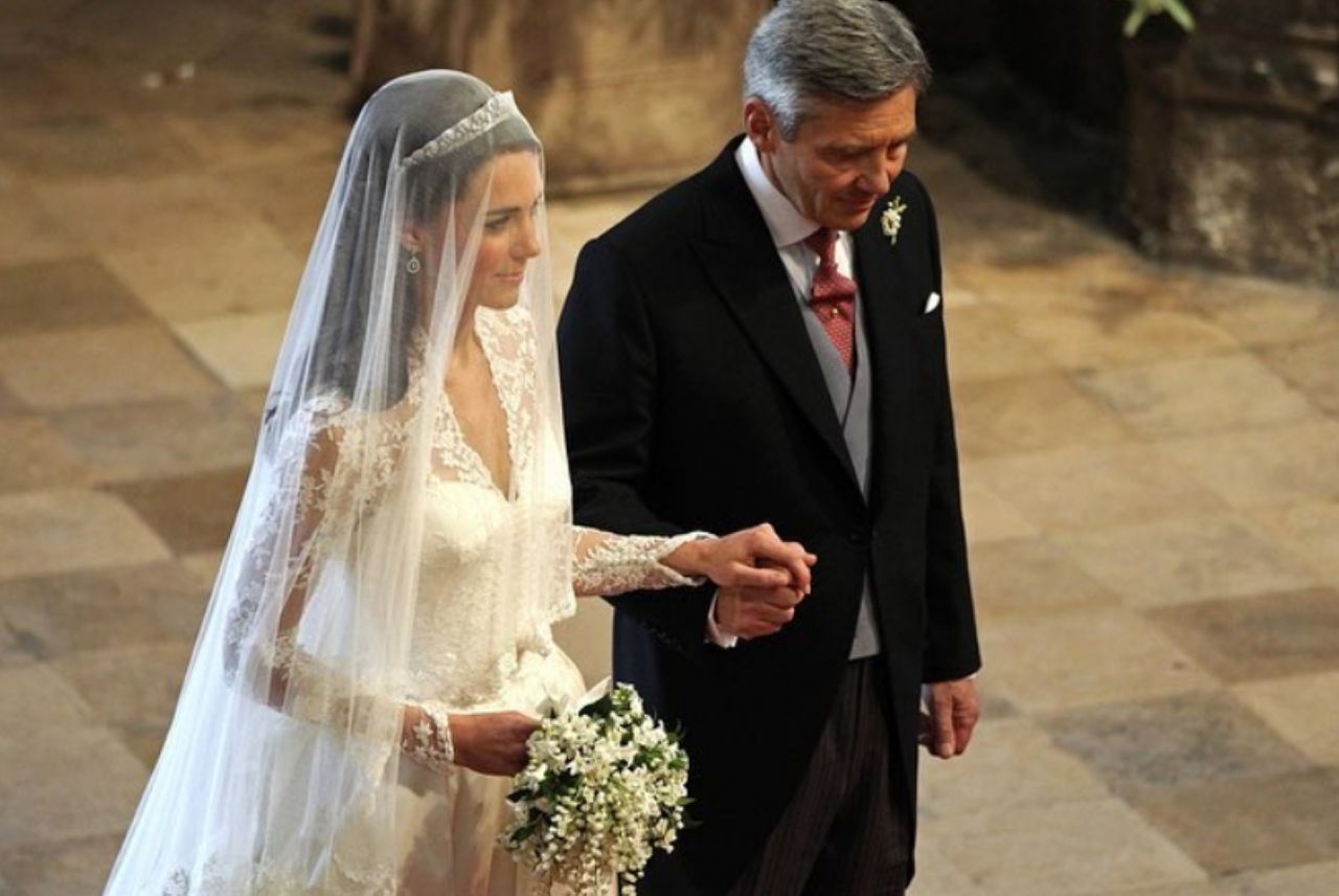 Michael Middleton is leading Kate to the altar.