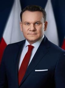 Dominik Tarczyński uderza w kobiety. "Silna kobieta staje się facetem"