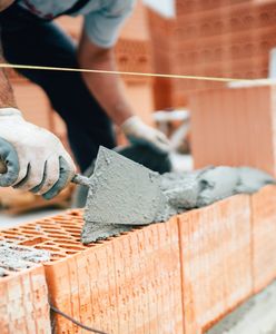 Spłaci dług w 800 lat. Pokrzywdzeni przez cwanego budowlańca