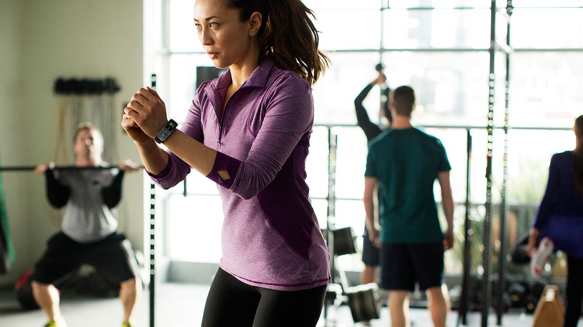 Samsung Gear Fit 2 i Gear IconX na zdjęciach. Samsung szykuje nową opaskę fitness i nietypowe słuchawki 1