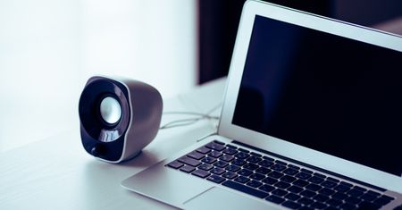 Przegląd głośników do laptopa dla nastolatka. Wybieramy najlepsze