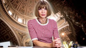 To koniec pewnej epoki. Czemu odejście Anny Wintour z "Vogue’a" jest jak abdykacja papieża w modowym Watykanie?