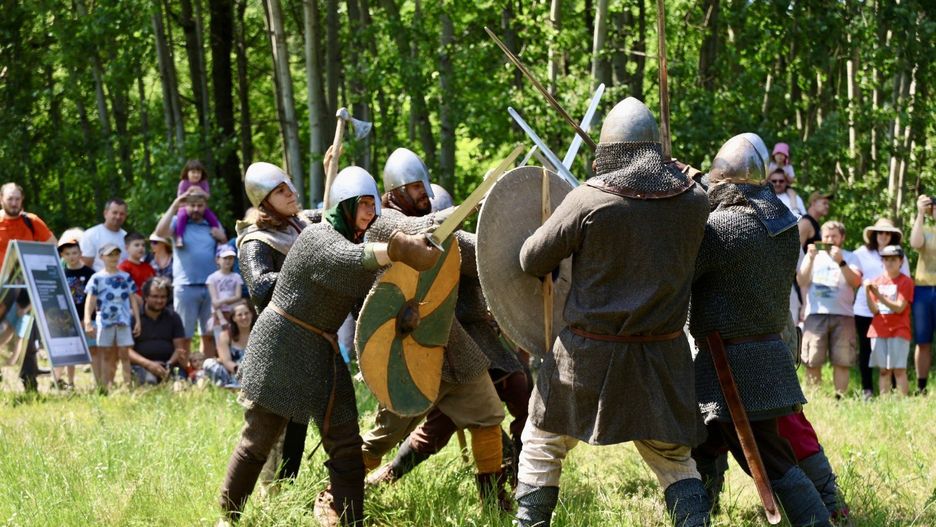 Piknik Archeologiczny w Lesie Bródnowskim