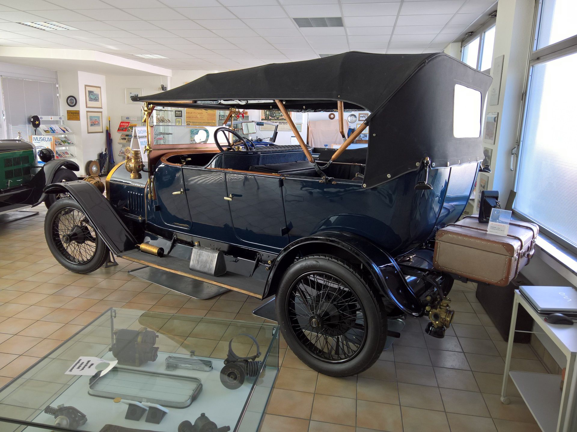 Stoewer C-2 z roku 1913, który trafi do Szczecina (fot. Muzeum Techniki i Komunikacji - Zajezdnia Sztuki w Szczecinie)