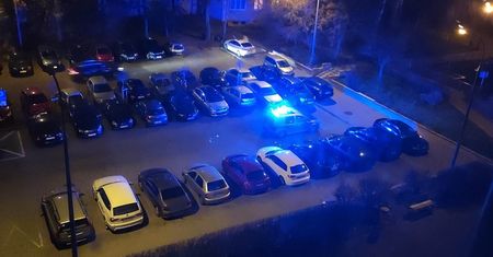 Mieszkaniec terroryzuje sąsiadów. „Atakuje dorosłych, grozi nożem, nie płaci za wynajmowane mieszkanie”