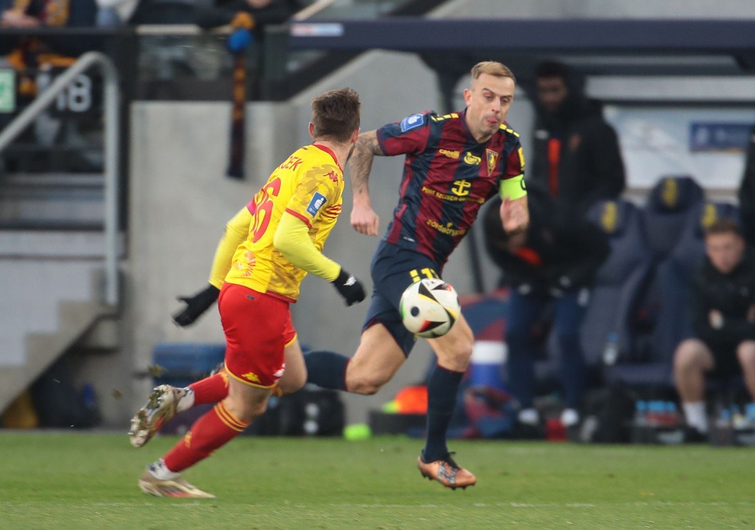Kamil Grosicki z Pogoni ma prawie 37 lat, a mimo to jest najbardziej niebezpiecznym skrzydłowym w PKO Ekstraklasie 