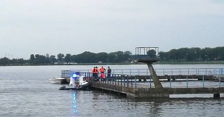 Okaleczył się nożem i skoczył do wody. Akcja ratunkowa nad Zalewem Zemborzyckim