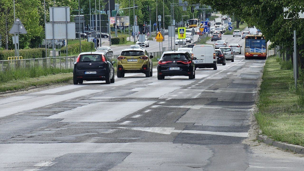  Remont ulicy Warszawskiej to inwestycja, która w długoterminowej perspektywie zwiększy komfort i bezpieczeństwo wszystkich uczestników ruchu. 