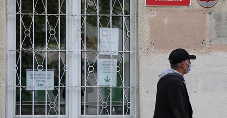 Koronawirus w Polsce. Rośnie liczba bezrobotnych, a firmy zapowiadają zwolnienia grupowe