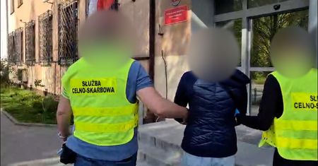 "Nic do zgłoszenia" i dwie lufy w walizce. Kontrola na lotnisku zakończyła się zarzutami
