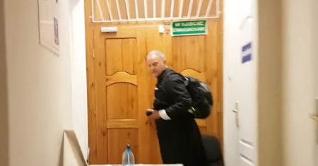 Ksiądz straszy komornika. "Wierzę, że coś się stanie pana żonie"