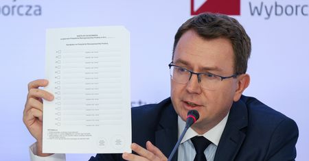 Różnice w kartach do głosowania. PKW wyjaśnia