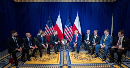 Miało trwać godzinę. Trump ze spotkania z Dudą wyszedł o wiele szybciej