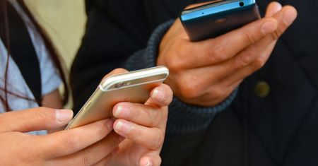 Rosjanie płacą do 20 mln dolarów. Szukają luk w smartfonach