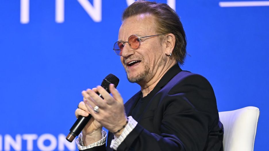 Clinton Global Initiative September 2022 Meeting - Day 2
NEW YORK, NEW YORK - SEPTEMBER 20:  Karen Miga and Bono Vox speak during the Clinton Global Initiative September 2022 Meeting at New York Hilton Midtown on September 20, 2022 in New York City. (Photo by Roy Rochlin/Getty Images for Clinton Global Initiative)
Roy Rochlin