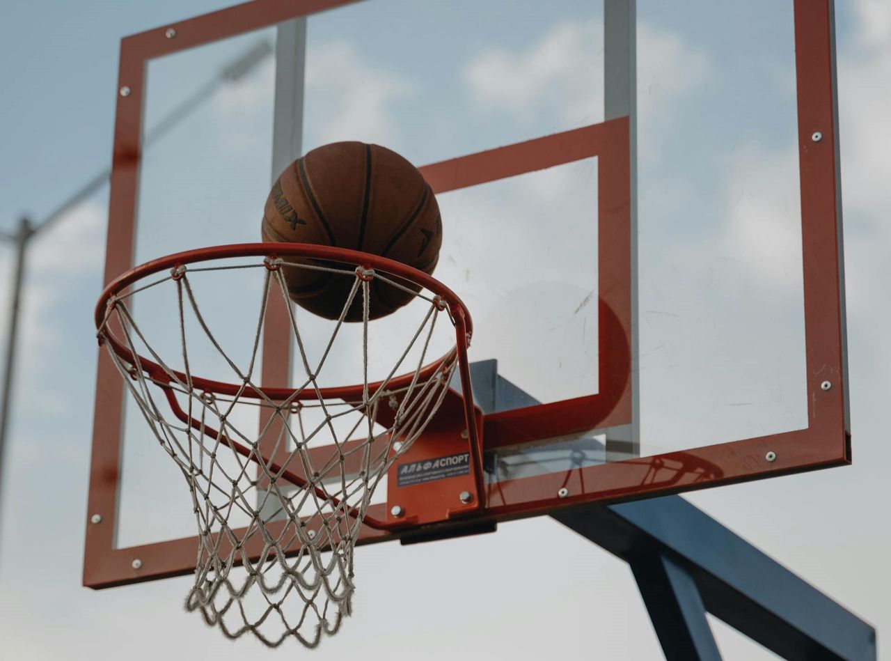 Tragiczny finał meczu w USA. Nie żyje 20-letni koszykarz