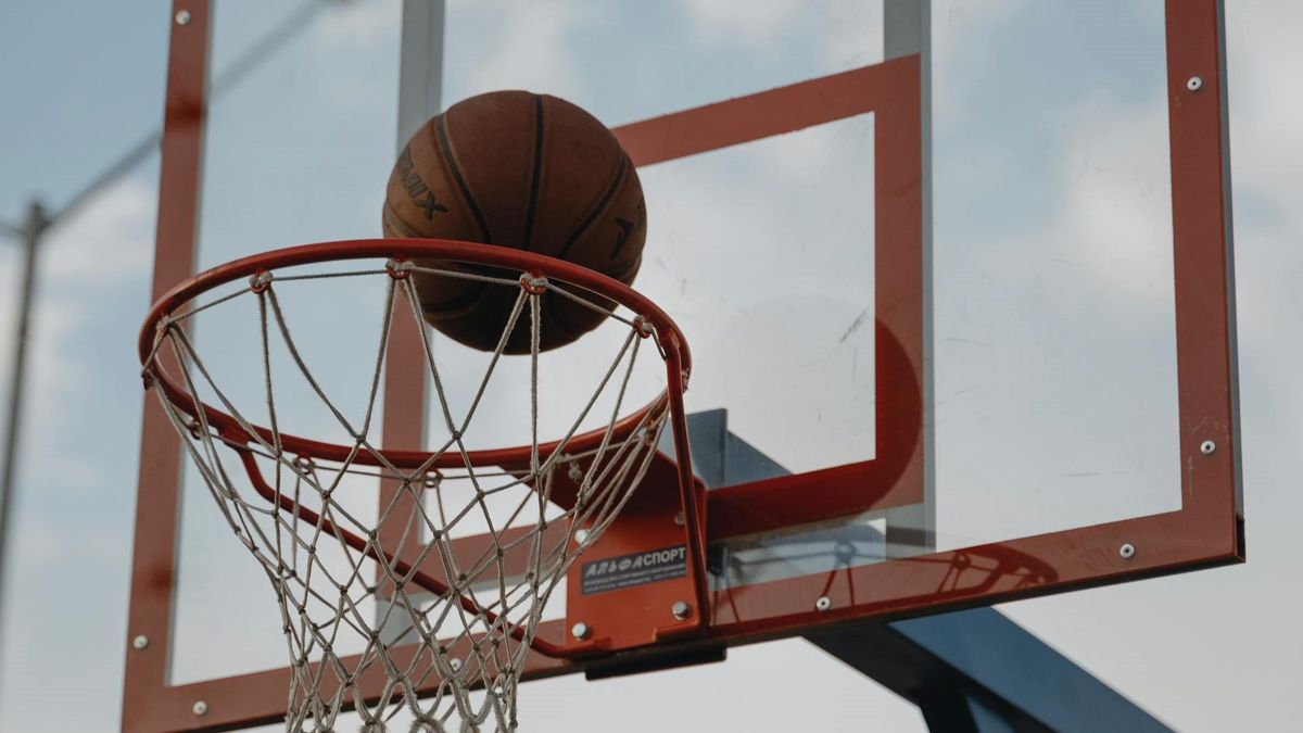 Nie żyje 20-letni koszykarz