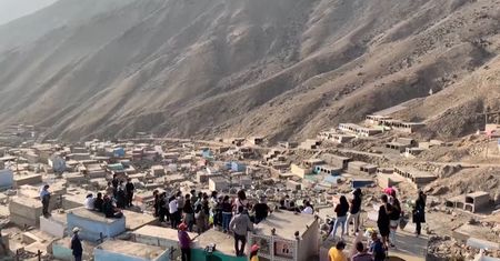 Koronawirus w Peru. Brakuje miejsc na cmentarzach, dramatyczne relacje rodzin ofiar