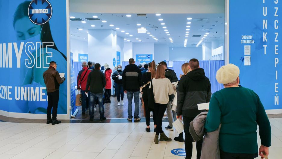 Zaczeły się szczepienia dawką przypominająca id od razu wyszły luki w systemei informatycznym