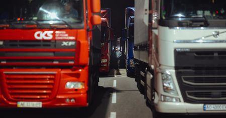 Prawie trzy tysiące ciężarówek na granicy. Polacy blokują