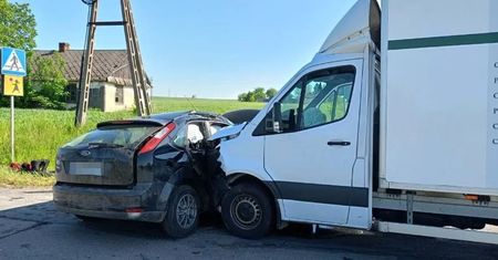 38-latka zignorowała znak STOP. Jej córka została poważnie ranna
