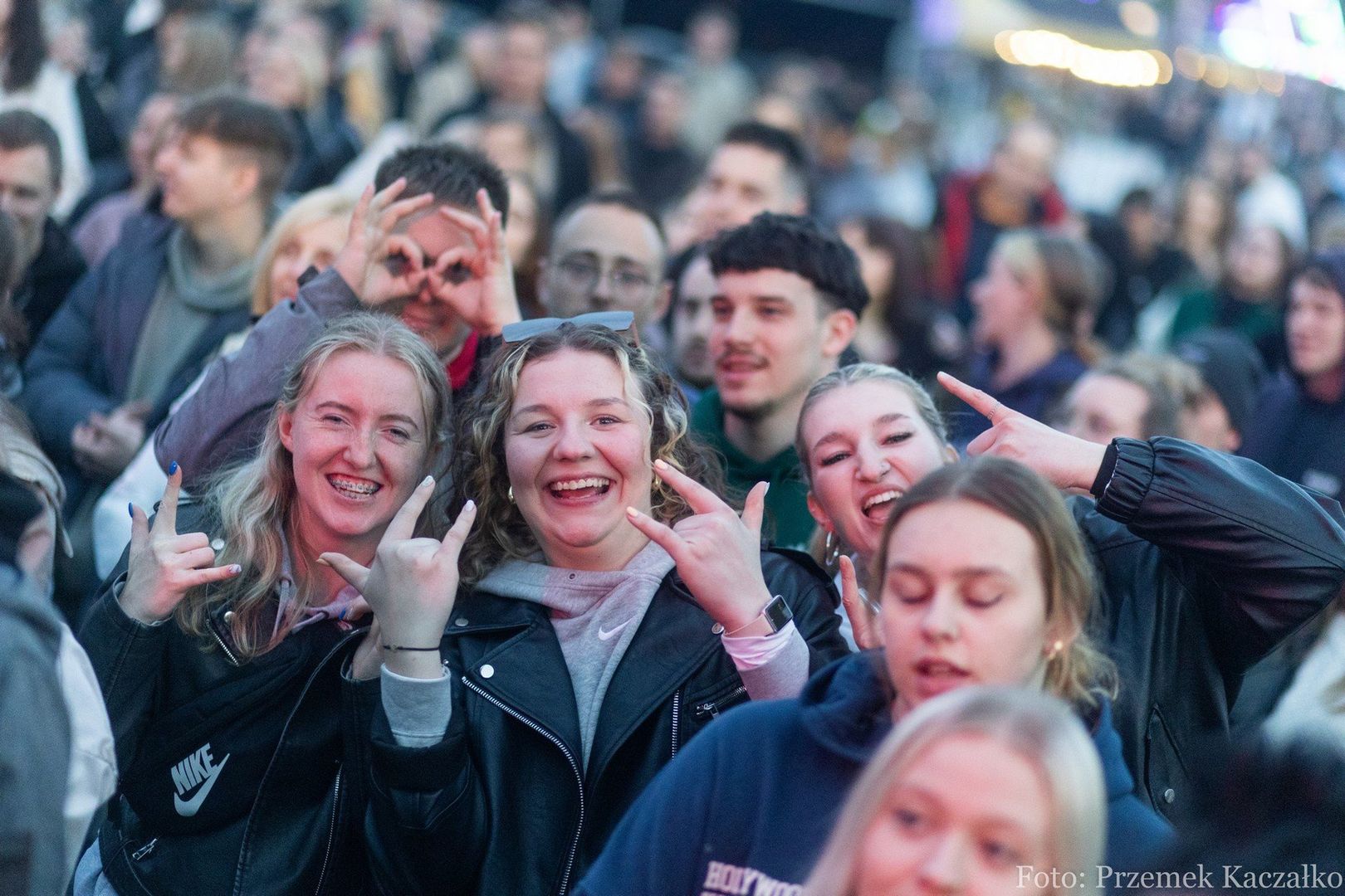 Fotorelacja z drugiego dnia Wielkich Jeleniogórskich Juwenaliów. Znajdź się na zdjęciach