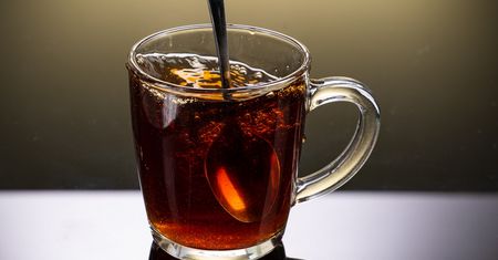 Zdetronizuje zieloną herbatę? Naukowcy zlecają pić nawet sześć filiżanek dziennie