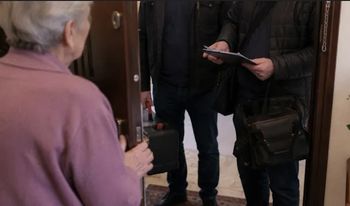 Seniorka otworzyła drzwi "pracownikowi spółdzielni". Straciła 160 tys. zł