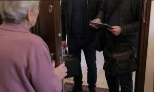 Seniorka otworzyła drzwi "pracownikowi spółdzielni". Straciła 160 tys. zł