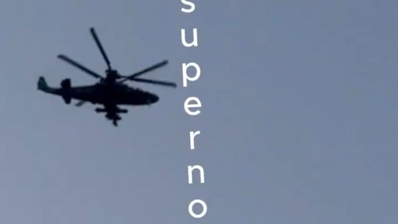 Śmigłowiec Ka-52 Aligator podczas polowania na drony.