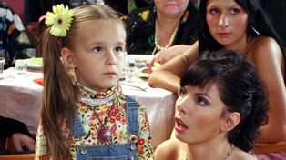 Grała Zuzię w "Niani". Dziś Emilia Stachurska ma 29 lat i ZNIKNĘŁA z show-biznesu. Jak wygląda i czym się zajmuje? (FOTO)